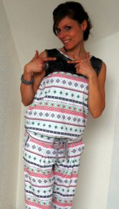Jumpsuit Julika von Prülla aus Jersey (Art Gallary Fabrics) und Oberteil aus Doppel-Pailletten-Stoff