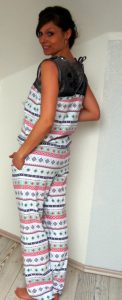 Jumpsuit Julika aus Jersey (Art Gallary Fabrics) und Oberteil aus Doppel-Pailletten-Stoff