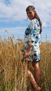 Tunika Carla im Shibori-Look