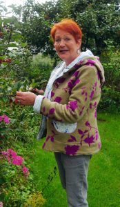 Jacke Eliza von Freuleins kurze Variante mit Kapuze