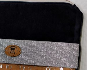 Clutch Maira Variante 2 von Kreativlabor Berlin mit Samt, Korkstoff und Baumwollstoff